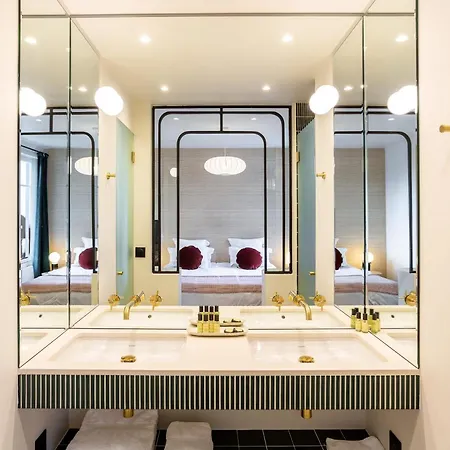 Habitat Parisien - Madeleine Galeries Lafayette * Paris