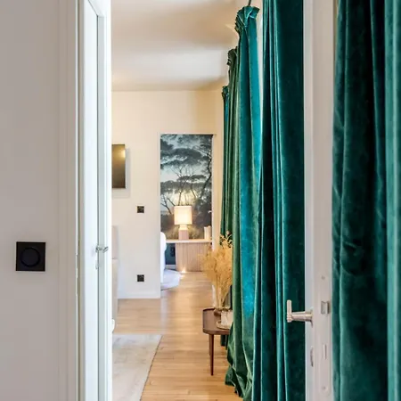 Habitat Parisien - Madeleine Galeries Lafayette Apartment *