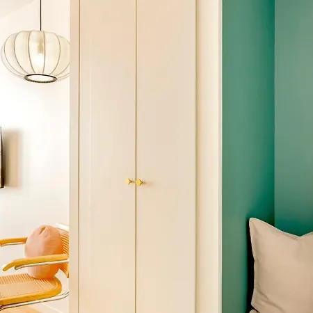 Habitat Parisien - Madeleine Galeries Lafayette Apartment Paris