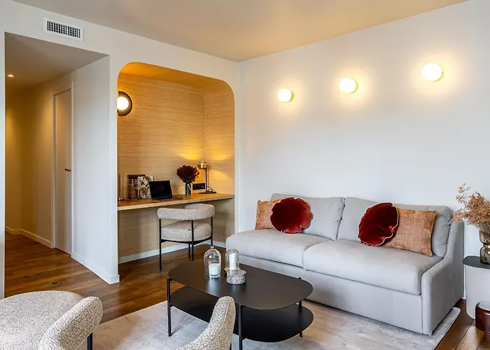 Habitat Parisien - Madeleine Galeries Lafayette Apartment