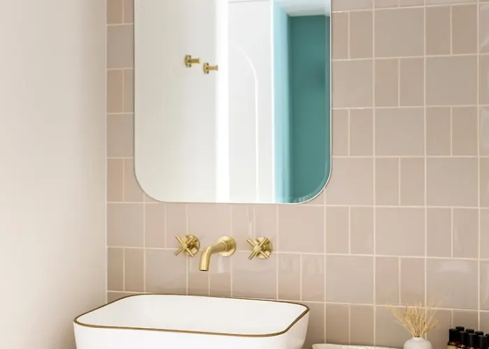 Habitat Parisien - Madeleine Galeries Lafayette Apartment *