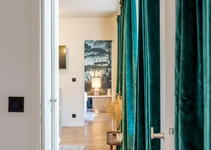 Habitat Parisien - Madeleine Galeries Lafayette Apartment *