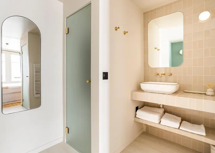 Habitat Parisien - Madeleine Galeries Lafayette Apartment